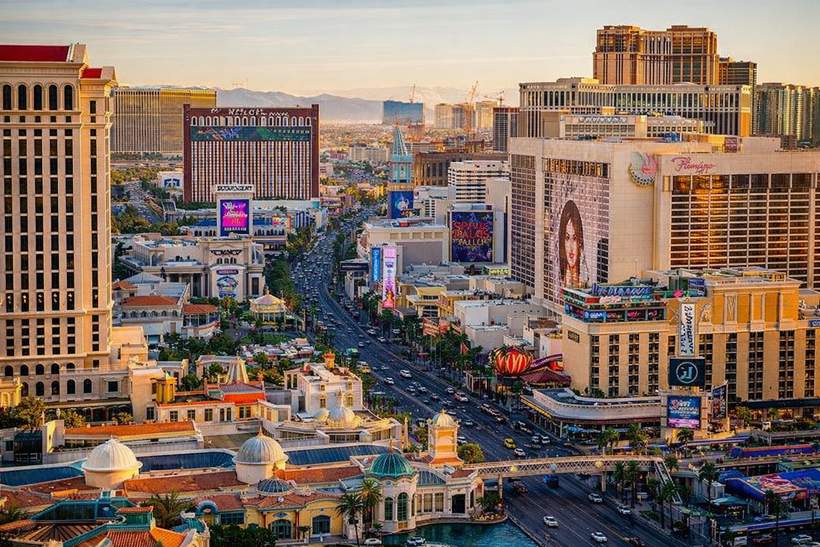 Dollar Match Offer Draws Canadians to Las Vegas Casinos